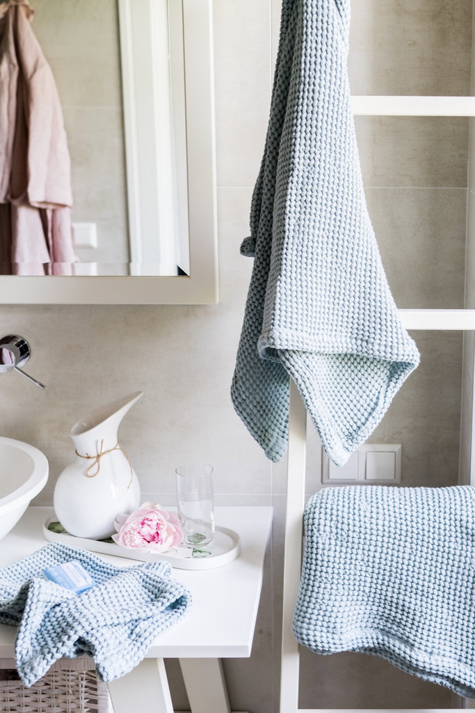 https://www.back2linen.com/cdn/shop/products/bathroom-towels-soft-waffle-weave-towels-bath-towel-blue_1024x1024.jpg?v=1698251177